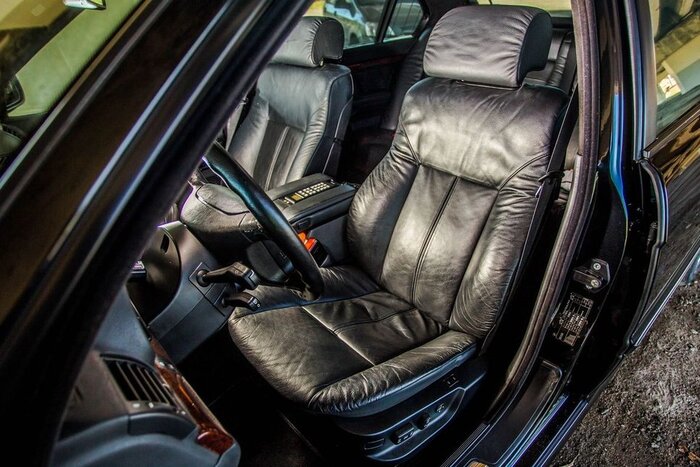 Кожаный салон б/у автомобиля. Фото: 4kolesa.mirtesen.ru