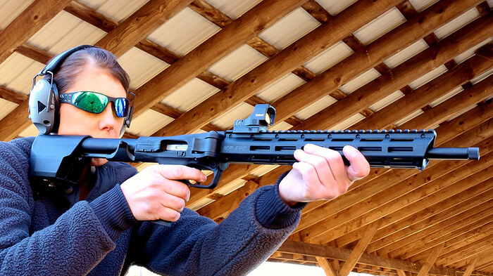 Стрельба из S&W M&P FPC более точна, чем из пистолета