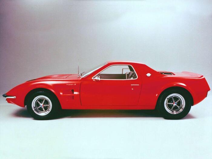 Концепт дебютировал на автосалоне в Чикаго в 1967 году