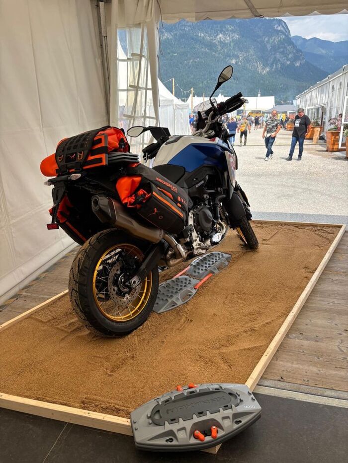 Навесные раскладывающиеся траки для мотоцикла Навесные раскладывающиеся траки для мотоцикла