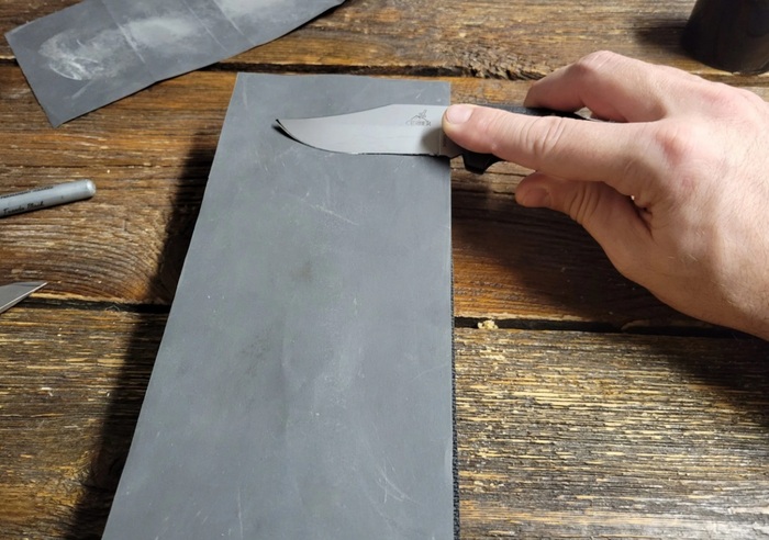 Точить нож нужно без перекосов