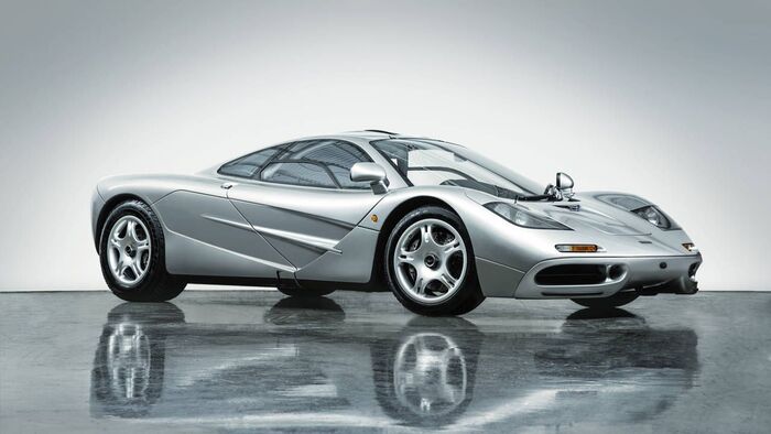 1997 McLaren F1 снабжен карбоновым монококом 1997 McLaren F1 снабжен карбоновым монококом
