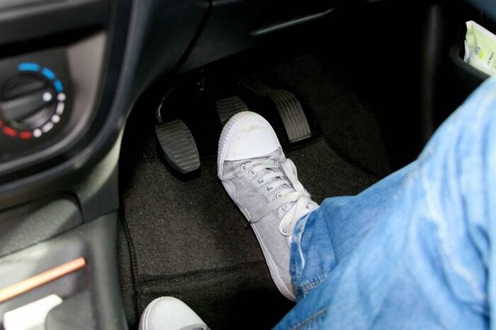 Педаль тормоза автомобиля. Фото: tonymotors.by