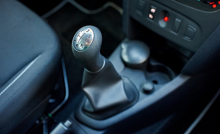 Механическая коробка передач поможет новичку хорошо освоить управление автомобилем Механическая коробка передач поможет новичку хорошо освоить управление автомобилем