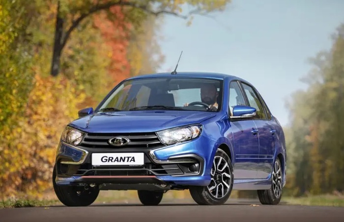 Автомобиль Лада Гранта с объемом мотора 1,6 литра