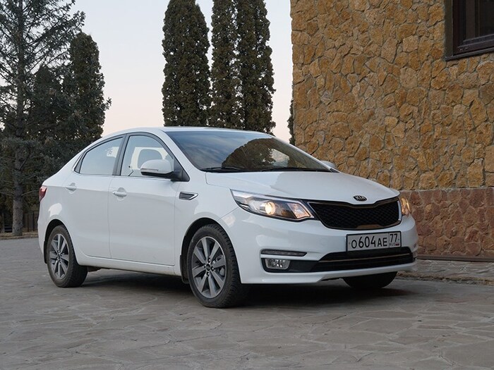 Kia Rio III стал одним из самых продаваемых седанов России