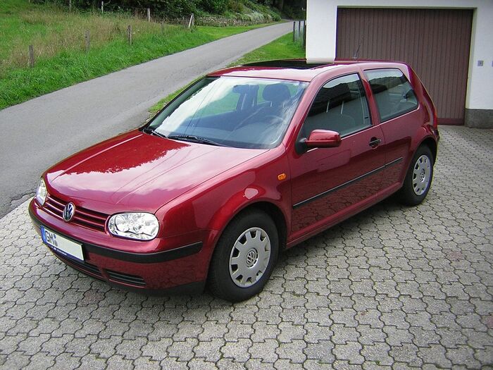 Подвеска Volkswagen Golf IV хорошо выдерживает плохие дороги
