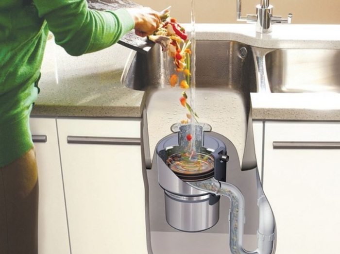Работа измельчителя отходов для кухни