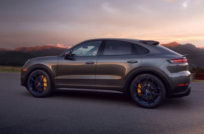 Porsche Cayenne Turbo GT снабжен укороченной подвеской и карбоновыми элементами Porsche Cayenne Turbo GT снабжен укороченной подвеской и карбоновыми элементами