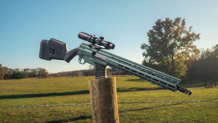 CMMG Br47 Dissent рассчитана на калибр 7,62x39 мм и снабжена магазином на 10 патронов