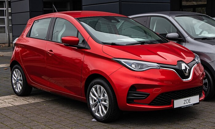 Renault ZOE был запущен в производство в 2012 году Renault ZOE был запущен в производство в 2012 году