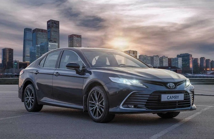 В Toyota Camry (XV70) крадут катализаторы из-за содержания в них драгоценных металлов В Toyota Camry (XV70) крадут катализаторы из-за содержания в них драгоценных металлов