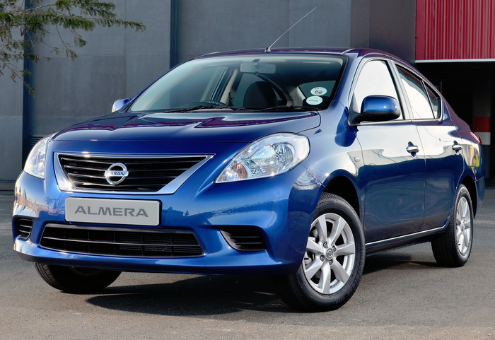 Nissan Almera снабжен мягкой подвеской для комфортной езды по городу