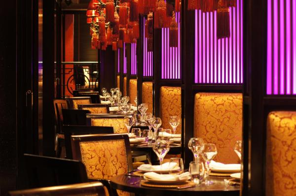 Уникальный деревянный интерьер российского лаунж-ресторана мировой сети Buddha-Bar