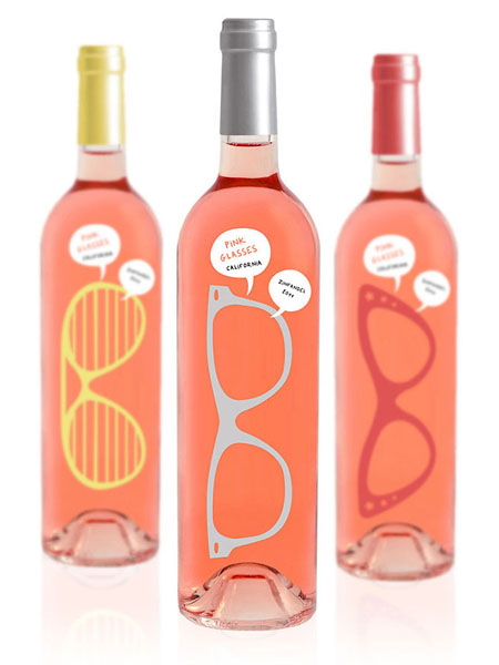 Винные бутылки из розового стекла. Дизайн Luksemburk.