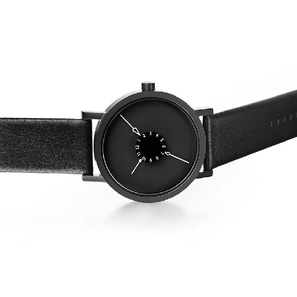 Минималистичные наручные часы Nadir Watch с перевернутыми стрелками