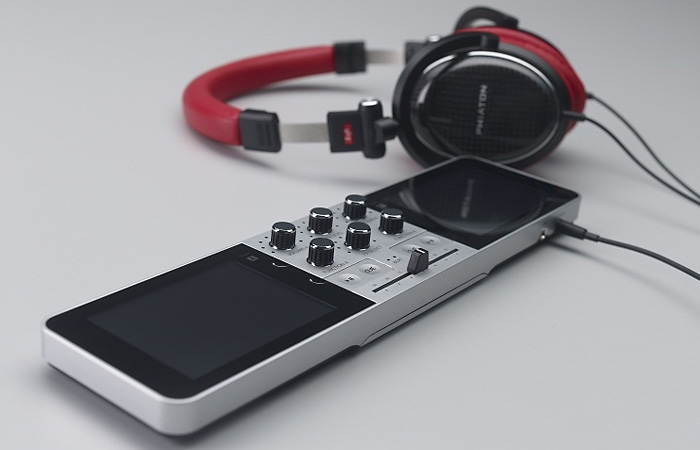 Портативная музыкальная консоль Portable DJ – теперь диджеем может стать каждый!