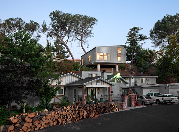 Big and Small House – «воздушный» дом над дорогой в Лос-Анджелесе  