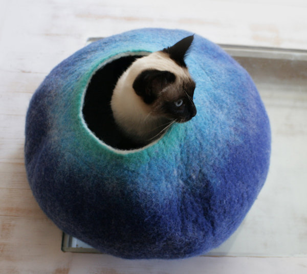 Cat Nap Cocoon – шерстяные «спальни» для кошек от литовских дизайнеров