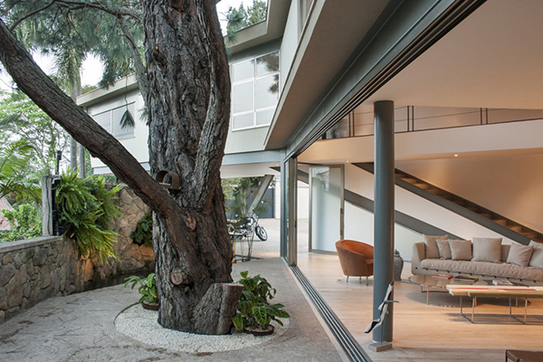 Offset House – ассиметричный дом от Arquitetos Associados
