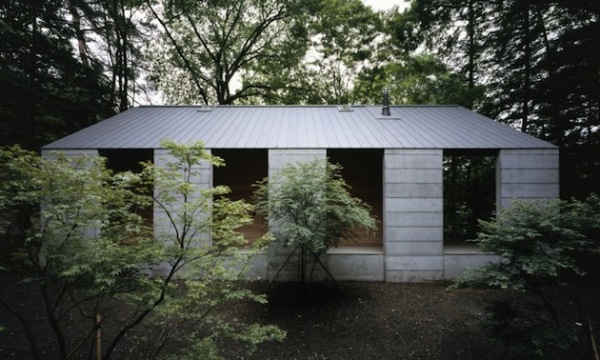 Omizubata N House - бетонный летний дом от японских архитекторов