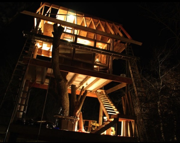 Tom’s Treehouse – дом вокруг дерева в Висконсине