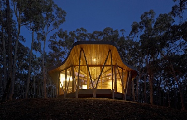 Природная архитектура жилого дома Trunk House в Австралии
