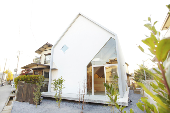 House H – дом-символ от Hiroyuki Shinozaki Architects