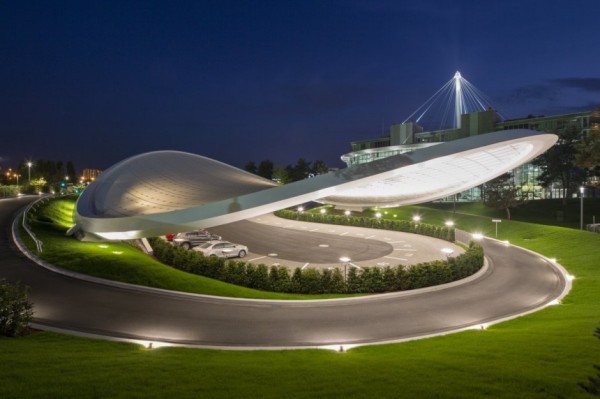 Autostadt Roof and Service Pavilion: ультрасовременный павильон для тестирования автомобилей Volkswagen