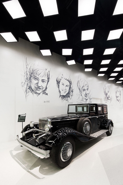 Креативные интерьеры нового музея Shanghai Film Museum в Китае