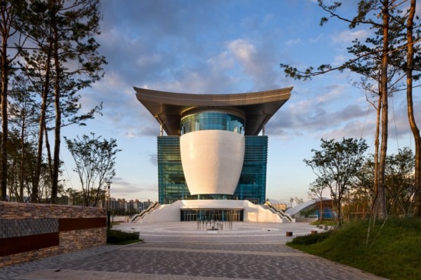 Gyeongju Arts Center - новое здание центра современного искусства в Кенсан-Пукто
