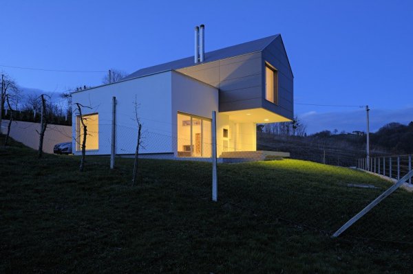 GV-17: креативный загородный дом, переосмысливающий архетипы