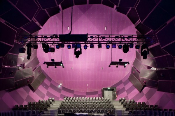 Концертный зала La Luciole Concert Hall во Франции