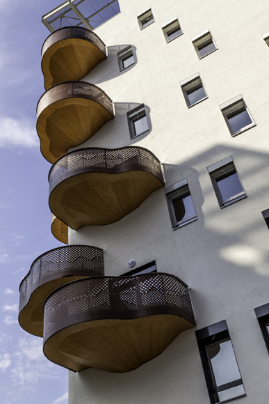 Quai де-ла-Graille – дом с органическими балконами от r2k Architects