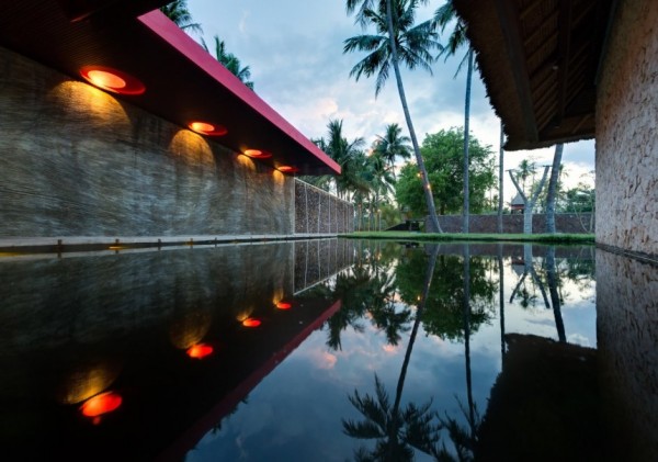 Эклектичный дизайн виллы Villa Sapi в Индонезии