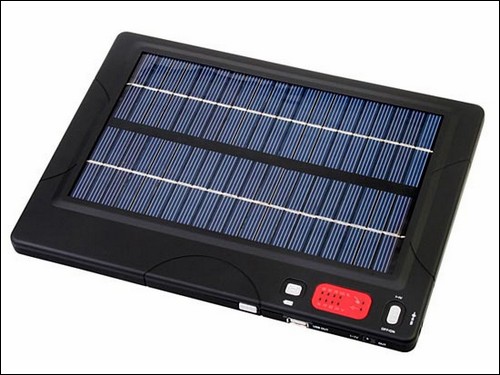 Переносное зарядное устройство на солнечных батареях.