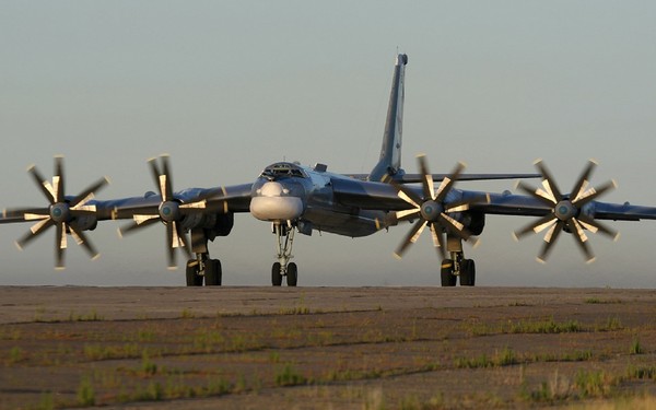 Межконтинентальный бомбардировщик Ту-95 Фото: baomoi.com