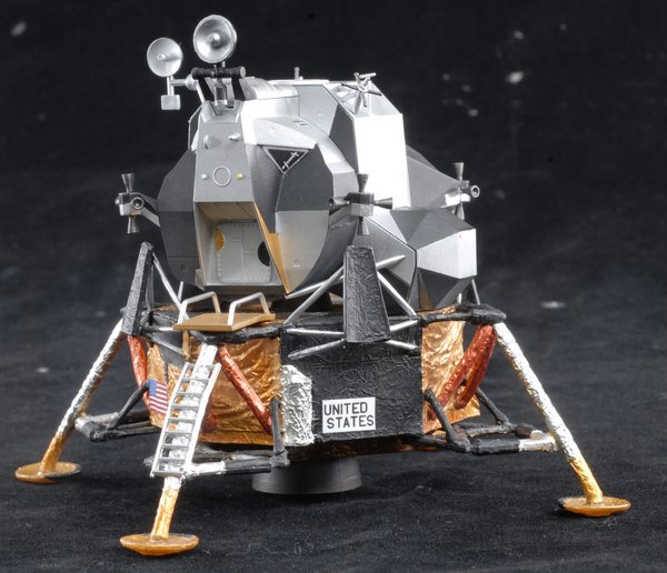 Пластиковая модель Аполлон-11