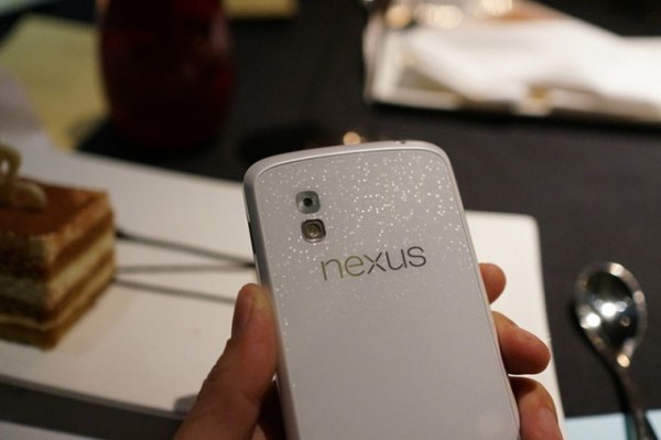 Задняя панель LG Nexus 4 Swan