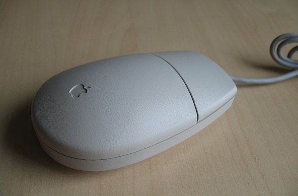 Desktop Bus Mouse II - эргономичная компьютерная мышь от Apple, 1993 год