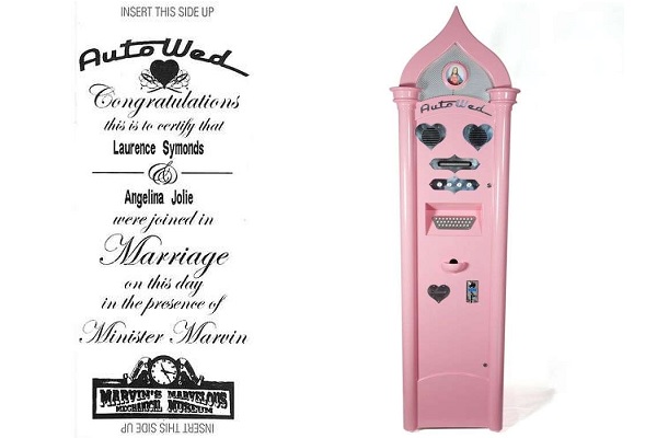 Autowed Wedding Machine - торговый автомат для нетерпеливых влюбленных и фанатов