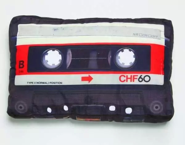 Retro Cassette Tape Pillow - дизайнерская подушка в форме аудиокассеты