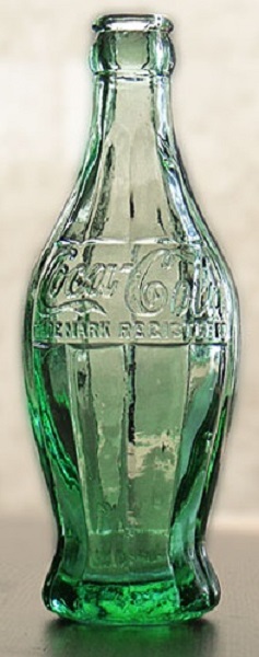 Протопит фирменной бутылки Coca-Cola