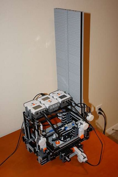 BattleBricks MakerLegoBot – самодельный принтер для игр с Lego