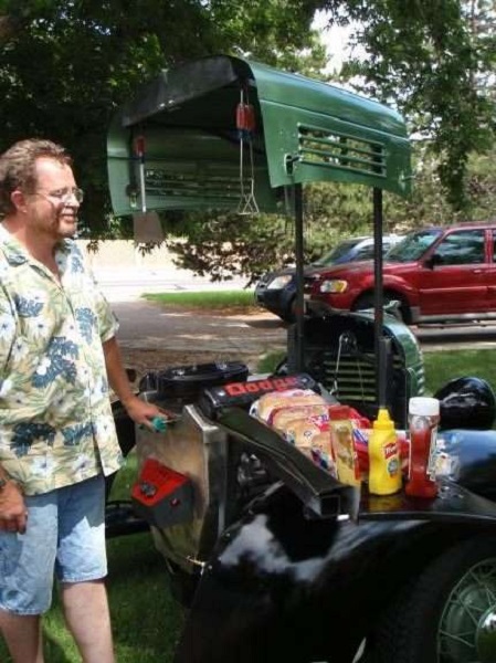 Hot Rod BBQ Grill - походный гриль ручной работы от Willie Elder