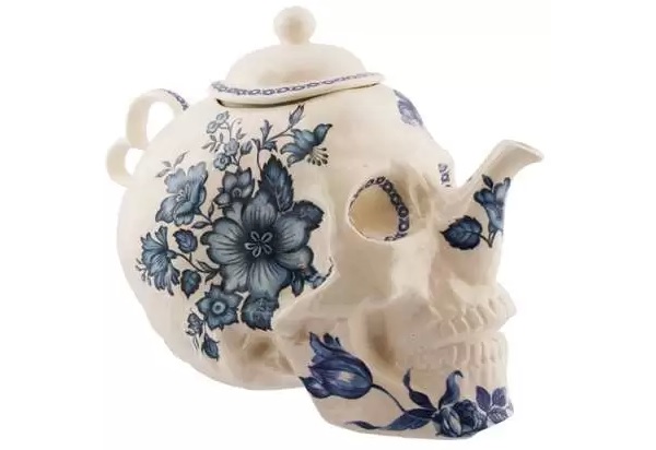 Оригинальный дизайнерский чайник в форме черепа от Trevor Jackson