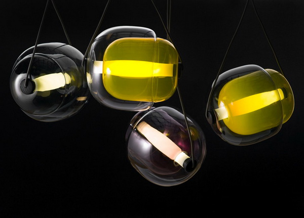 Цветной светильник Capsula от дизайнера Lucie Koldova