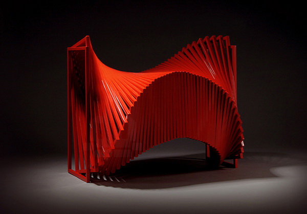 Вращающийся стул Revolving Chair от дизайнера Jeon Kyung, вид сзади
