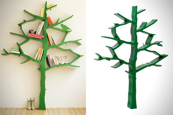 Деревянное дерево в роли книжного шкафа