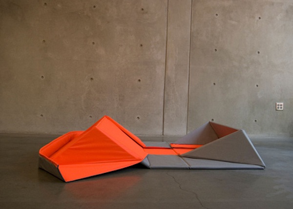 Оригинальная софа-оригами от дизайнера Yumi Yoshida